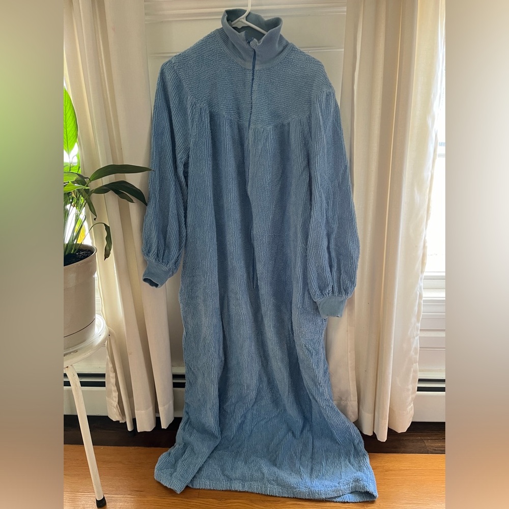 LEISURE LIFE WOMENS BLUE NIGHTGOWN size M ZIP HALF WAY